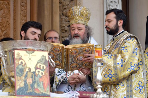 Binecuvântarea Iordanului la Catedrala Patriarhală din București Poza 136497