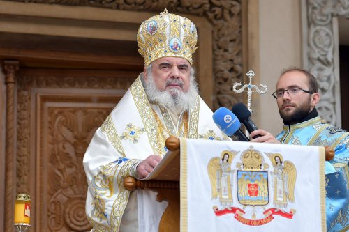Binecuvântarea Iordanului la Catedrala Patriarhală din București Poza 136502