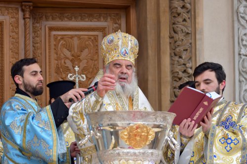 Binecuvântarea Iordanului la Catedrala Patriarhală din București Poza 136512