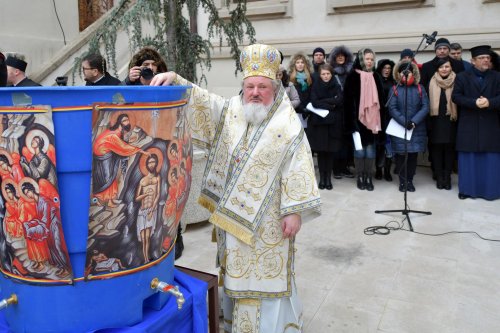 Binecuvântarea Iordanului la Catedrala Patriarhală din București Poza 136515