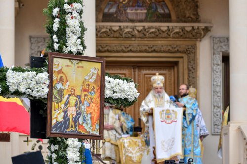 Binecuvântarea Iordanului la Catedrala Patriarhală din București Poza 136519