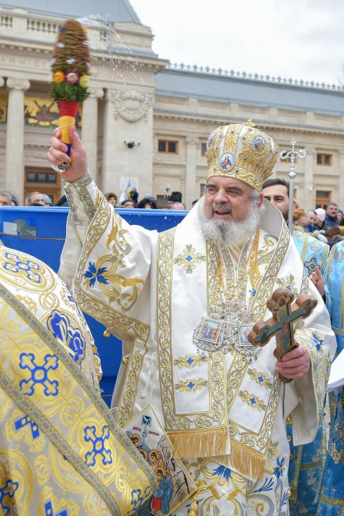 Binecuvântarea Iordanului la Catedrala Patriarhală din București Poza 136523