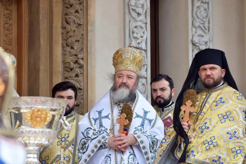 Binecuvântarea Iordanului la Catedrala Patriarhală din București Poza 136524
