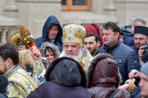 Binecuvântarea Iordanului la Catedrala Patriarhală din București Poza 136529