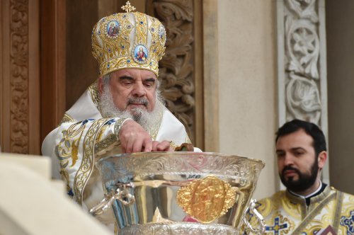 Binecuvântarea Iordanului la Catedrala Patriarhală din București Poza 136548