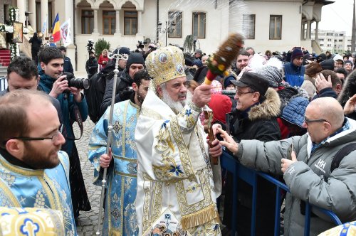 Binecuvântarea Iordanului la Catedrala Patriarhală din București Poza 136549