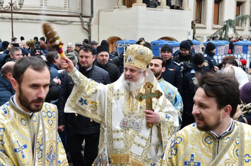 Binecuvântarea Iordanului la Catedrala Patriarhală din București Poza 136550