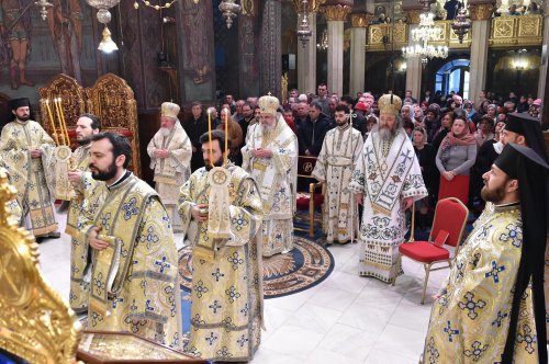 Binecuvântarea Iordanului la Catedrala Patriarhală din București Poza 136561