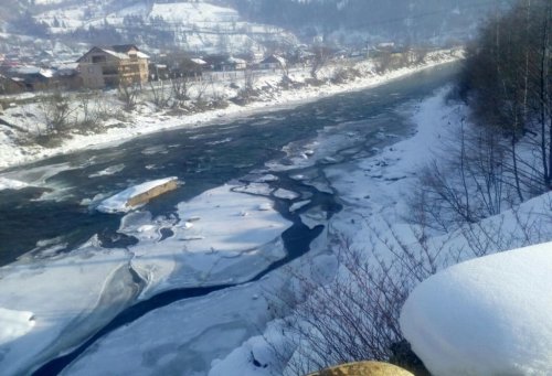 Zăpor pe râul Bistriţa Poza 136610