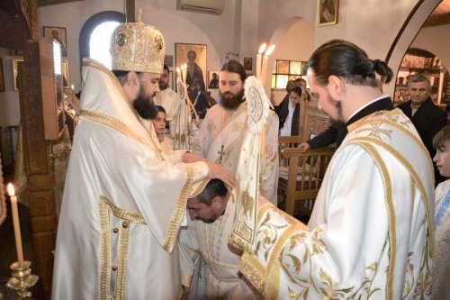 Hirotonie la paraclisul Centrului eparhial al Episcopiei Ortodoxe Române a Italiei Poza 136722