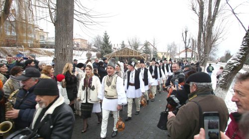 Întâlnirea junilor din Mărginimea Sibiului, tradiție respectată anual Poza 136787