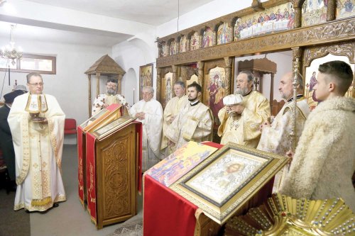 Bucurii duhovniceşti la Biserica „Duminica Tuturor Sfinţilor” din Sibiu Poza 136994