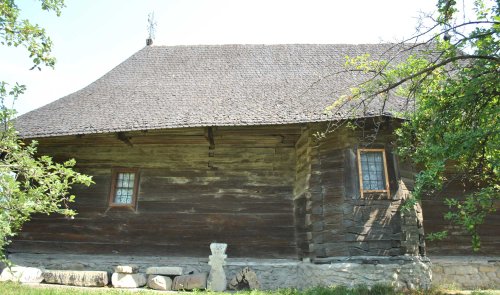 Pe urmele lui Eminescu, în biserici de lemn din Moldova Poza 137044