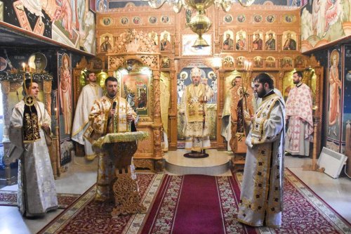 Binecuvântări și slujiri arhierești în eparhii din Muntenia și Dobrogea Poza 137572
