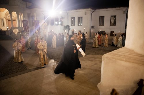 Procesiune cu moaștele „dascălilor Bisericii” la Catedrala Patriarhală Poza 138190