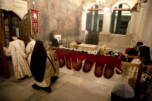 Procesiune cu moaștele „dascălilor Bisericii” la Catedrala Patriarhală Poza 138198