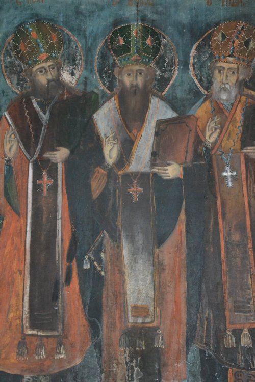 Iconograf ia sfinților ierarhi în vechi biserici moldovenești Poza 138125