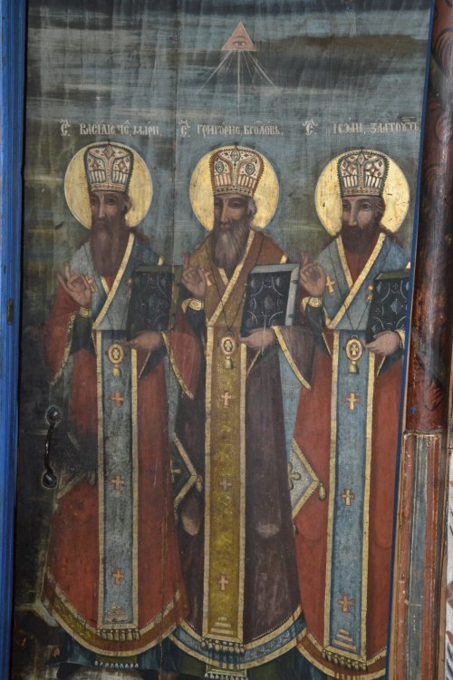 Iconograf ia sfinților ierarhi în vechi biserici moldovenești Poza 138126