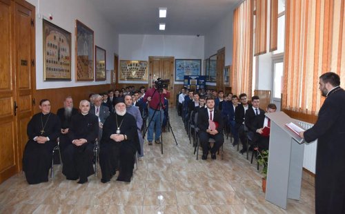 Patronii învățământului teologic serbați la seminarul din Tulcea