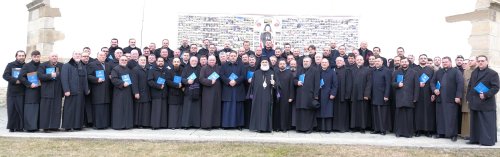 Prezență arhierească în mijlocul preoților romașcani Poza 138213