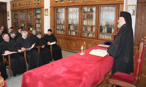 Şedinţa anuală a Casei de Ajutor Reciproc a Arhiepiscopiei Dunării de Jos Poza 138632