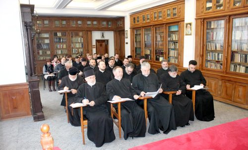 Şedinţa anuală a Casei de Ajutor Reciproc a Arhiepiscopiei Dunării de Jos Poza 138633