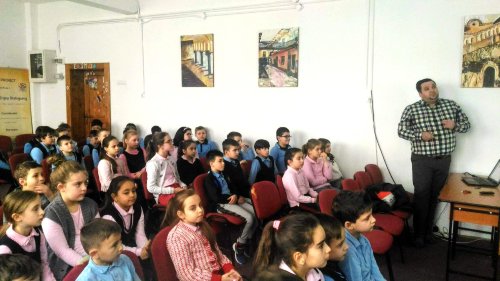 „Mănânc sănătos”, proiect educativ la Liceul Ortodox din Oradea Poza 138693