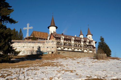 Mănăstirea, familia copiilor rămași fără școală Poza 138518