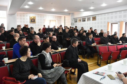 Curs de formare pentru preoţi în vederea prevenirii traficului de persoane, la Cluj-Napoca Poza 138795