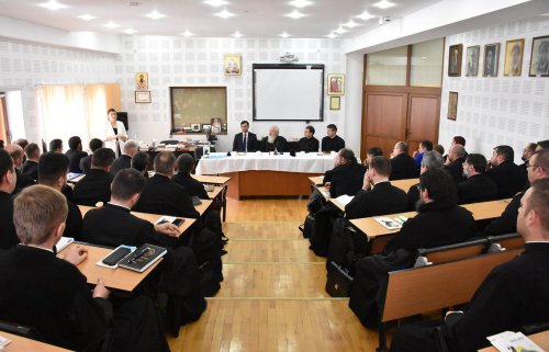 Curs de formare pentru preoţi în vederea prevenirii traficului de persoane, la Cluj-Napoca Poza 138796