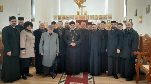 Sfătuire a preoților din Prahova pentru intensificarea pastoraţiei familiei Poza 139211