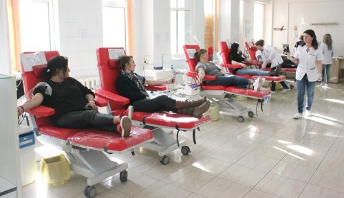 În Eparhia Dunării de Jos continuă mobilizarea pentru donarea de sânge Poza 139267