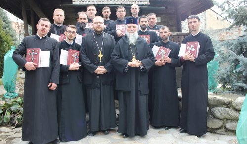 Noi preoți duhovnici pentru parohiile din Arhiepiscopia Craiovei Poza 139356