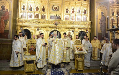 Slujiri şi binecuvântări arhiereşti în Mitropolia Munteniei şi Dobrogei Poza 139339