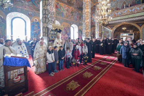 Arhiepiscopul Dunării de Jos a aniversat trei decenii de slujire arhierească Poza 139421