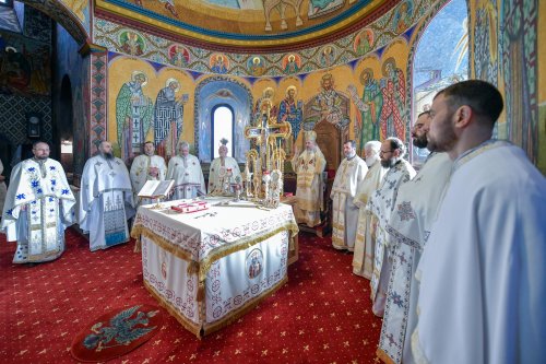 Arhiepiscopul Dunării de Jos a aniversat trei decenii de slujire arhierească Poza 139430