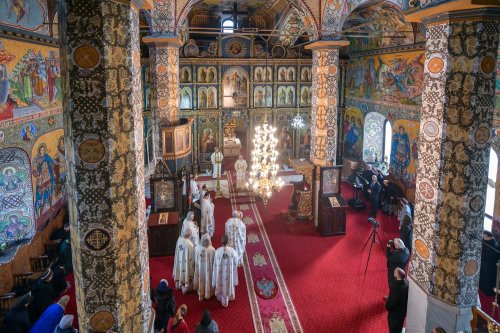 Arhiepiscopul Dunării de Jos a aniversat trei decenii de slujire arhierească Poza 139432