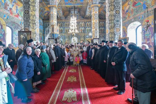 Arhiepiscopul Dunării de Jos a aniversat trei decenii de slujire arhierească Poza 139442