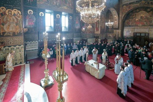 Arhiepiscopul Dunării de Jos a aniversat trei decenii de slujire arhierească Poza 139450