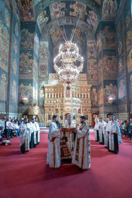 Arhiepiscopul Dunării de Jos a aniversat trei decenii de slujire arhierească Poza 139451
