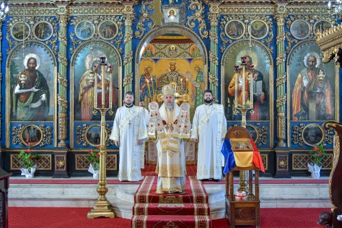 Arhiepiscopul Dunării de Jos a aniversat trei decenii de slujire arhierească Poza 139455