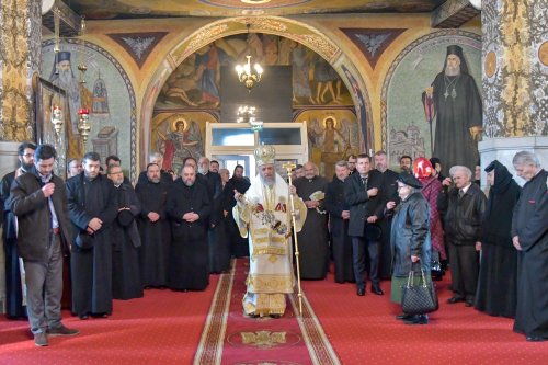 Arhiepiscopul Dunării de Jos a aniversat trei decenii de slujire arhierească Poza 139459