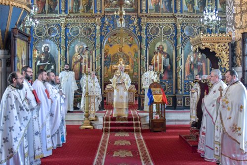 Arhiepiscopul Dunării de Jos a aniversat trei decenii de slujire arhierească Poza 139460