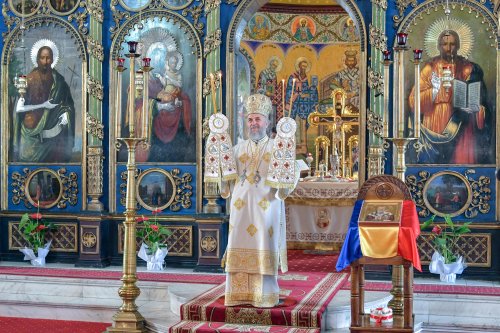 Arhiepiscopul Dunării de Jos a aniversat trei decenii de slujire arhierească Poza 139461