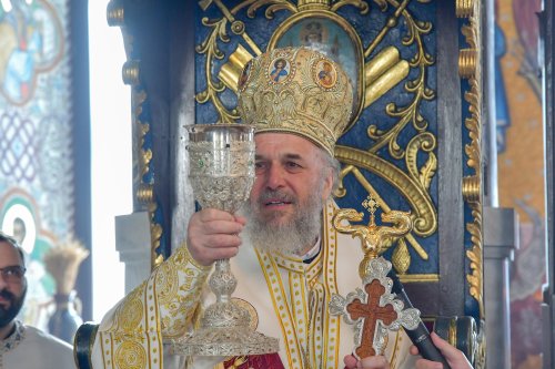 Arhiepiscopul Dunării de Jos a aniversat trei decenii de slujire arhierească Poza 139462