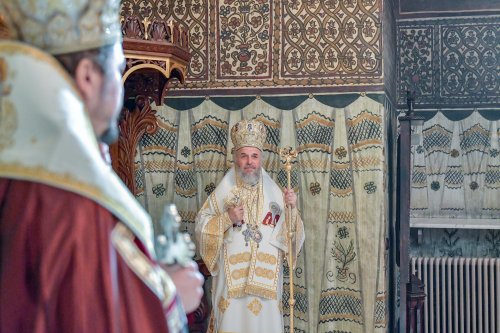 Arhiepiscopul Dunării de Jos a aniversat trei decenii de slujire arhierească Poza 139468