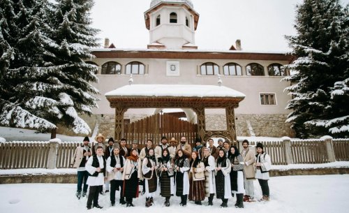 Tabără studențească pentru membrii ASCOR Alba Iulia la Mănăstirea Oașa Poza 139399