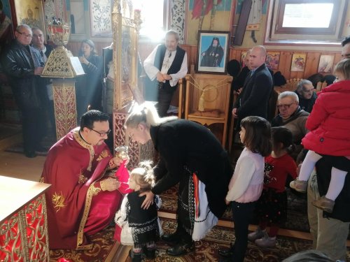 Program catehetic pentru adulți și copii la Hamba, județul Sibiu Poza 139521