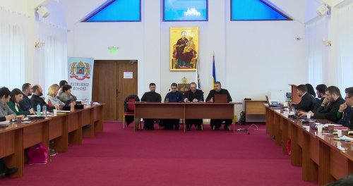 Întâlnire pentru uniformizarea activităţilor din protoieriile Arhiepiscopiei Bucureştilor Poza 139602
