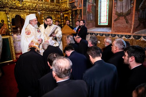 Promovări în rang pentru clerici din Arhiepiscopia Bucureștilor Poza 139845